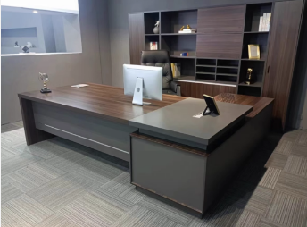 Eleganckie biurko executive od – Office Furniture Manufacturers recenzja i cena
